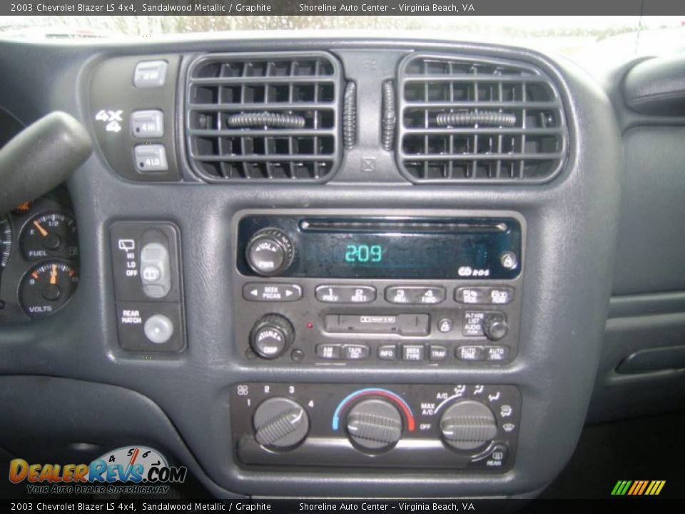 2003 Chevrolet Blazer LS 4x4 Sandalwood Metallic / Graphite Photo #15