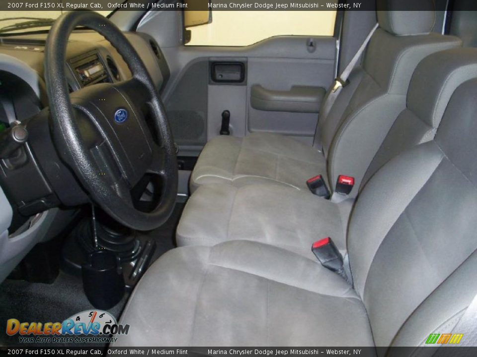 2007 Ford F150 XL Regular Cab Oxford White / Medium Flint Photo #2