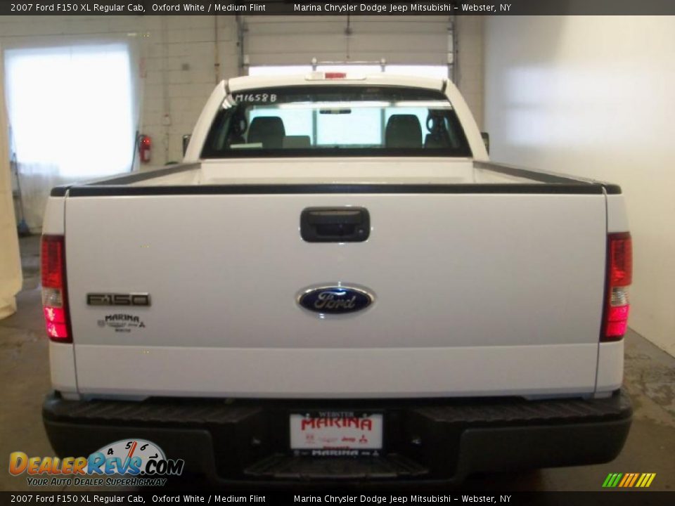 2007 Ford F150 XL Regular Cab Oxford White / Medium Flint Photo #8