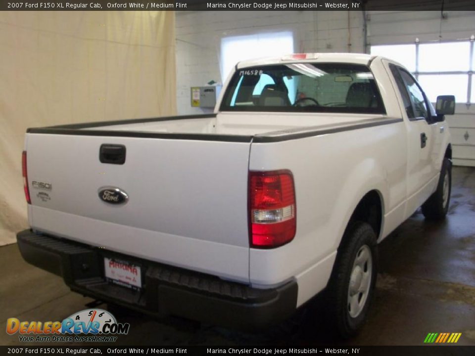 2007 Ford F150 XL Regular Cab Oxford White / Medium Flint Photo #9