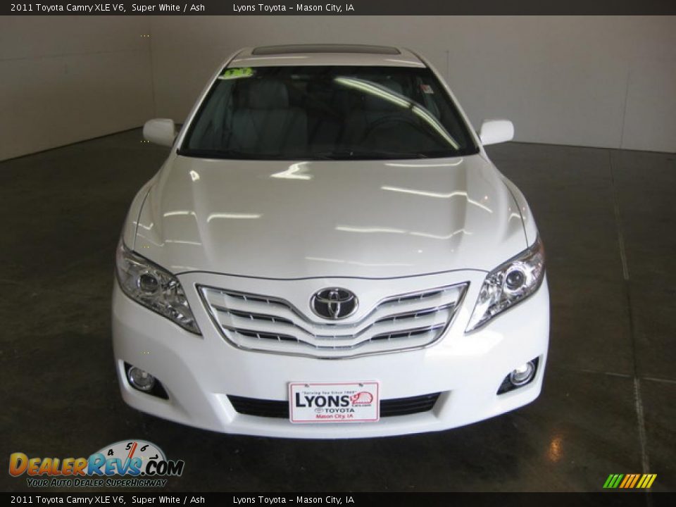 2011 Toyota Camry XLE V6 Super White / Ash Photo #2