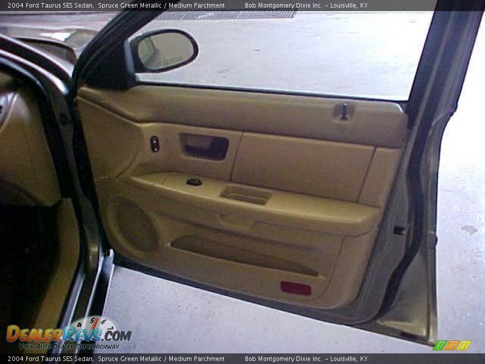 2004 Ford Taurus SES Sedan Spruce Green Metallic / Medium Parchment Photo #7