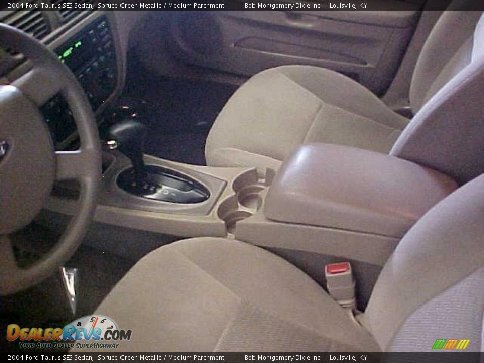 2004 Ford Taurus SES Sedan Spruce Green Metallic / Medium Parchment Photo #26