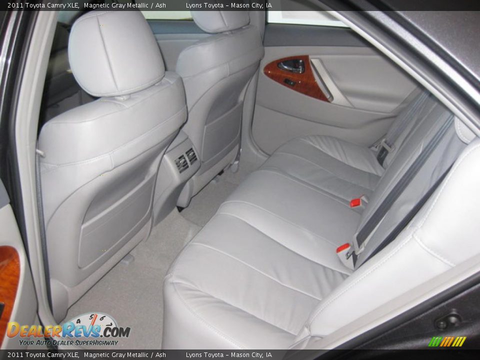 2011 Toyota Camry XLE Magnetic Gray Metallic / Ash Photo #3