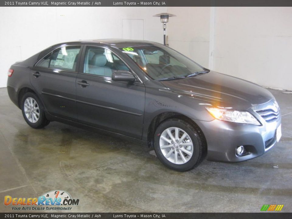 2011 Toyota Camry XLE Magnetic Gray Metallic / Ash Photo #5