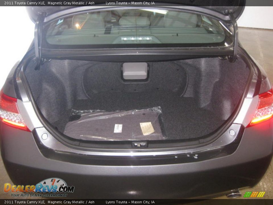 2011 Toyota Camry XLE Magnetic Gray Metallic / Ash Photo #7