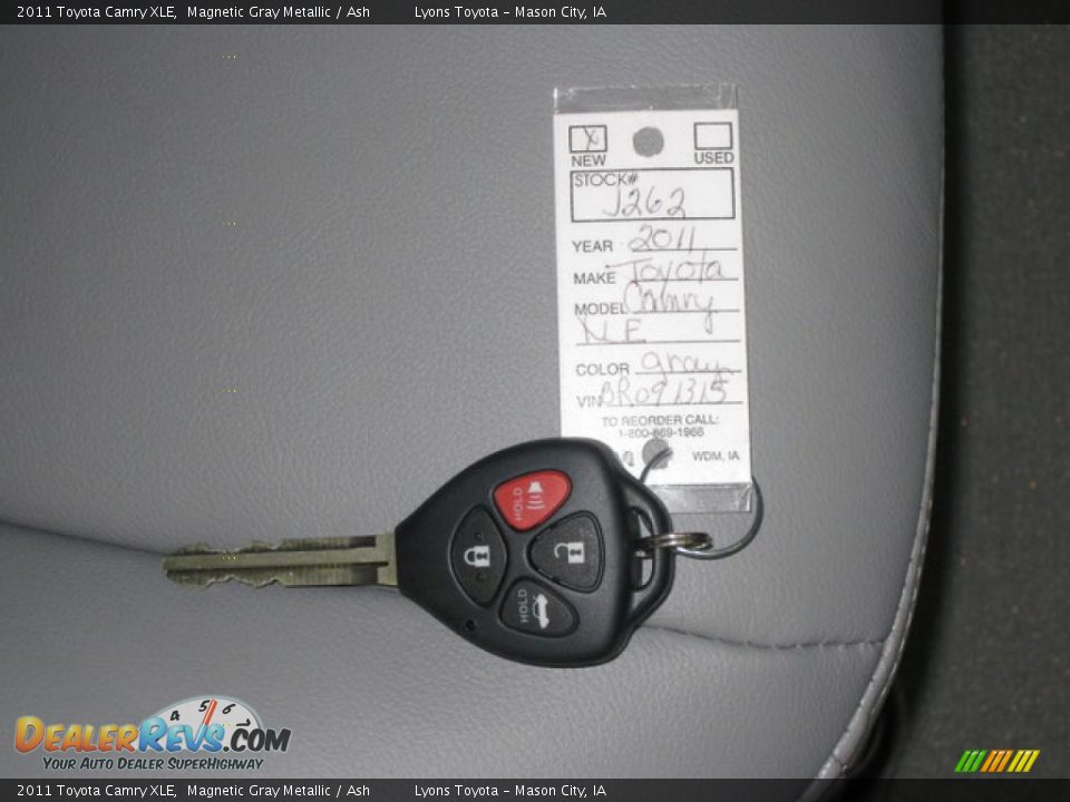 2011 Toyota Camry XLE Magnetic Gray Metallic / Ash Photo #10