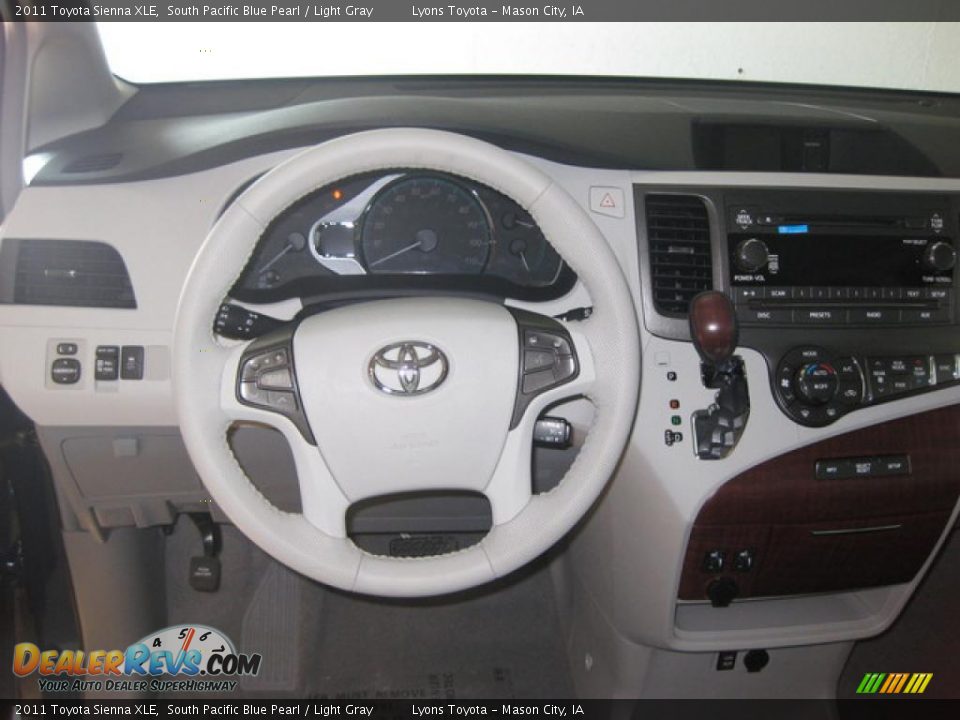 2011 Toyota Sienna XLE South Pacific Blue Pearl / Light Gray Photo #4