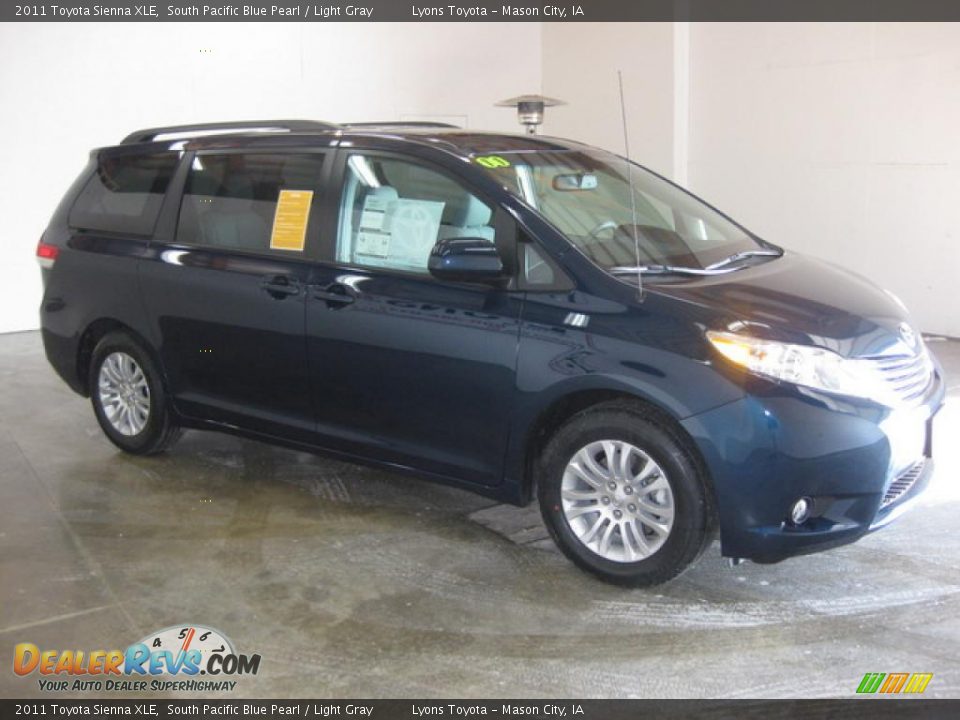 2011 Toyota Sienna XLE South Pacific Blue Pearl / Light Gray Photo #5