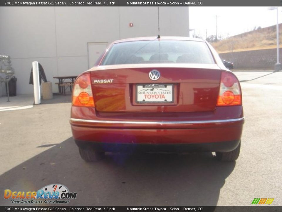 2001 Volkswagen Passat GLS Sedan Colorado Red Pearl / Black Photo #4