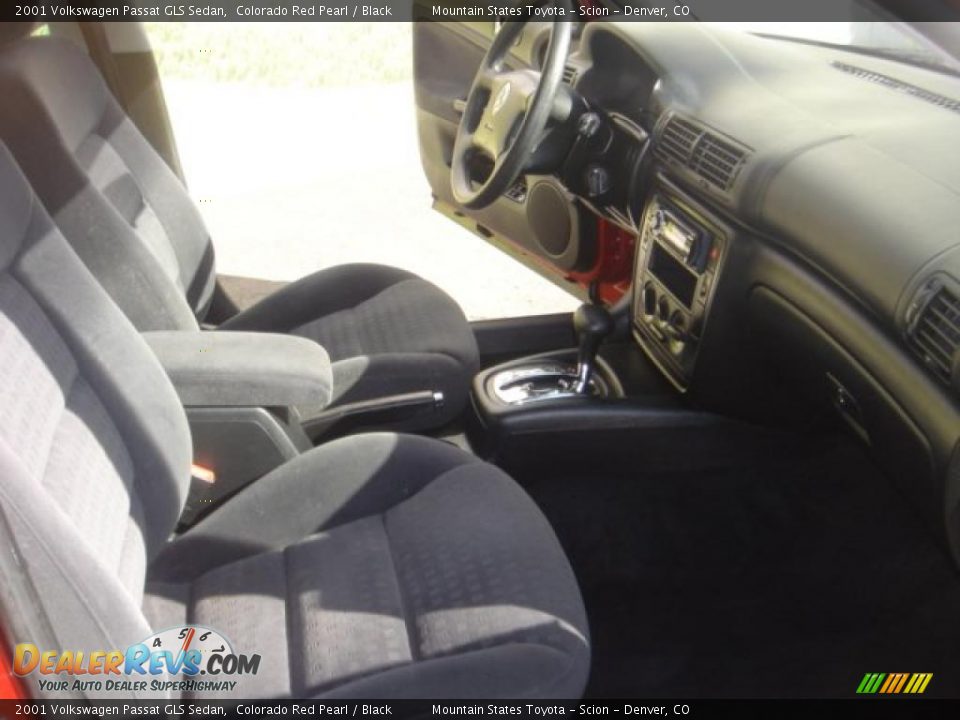 2001 Volkswagen Passat GLS Sedan Colorado Red Pearl / Black Photo #16
