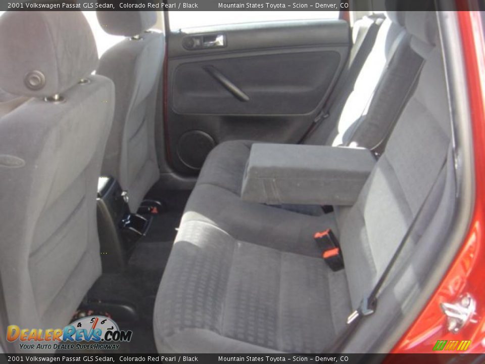 2001 Volkswagen Passat GLS Sedan Colorado Red Pearl / Black Photo #18