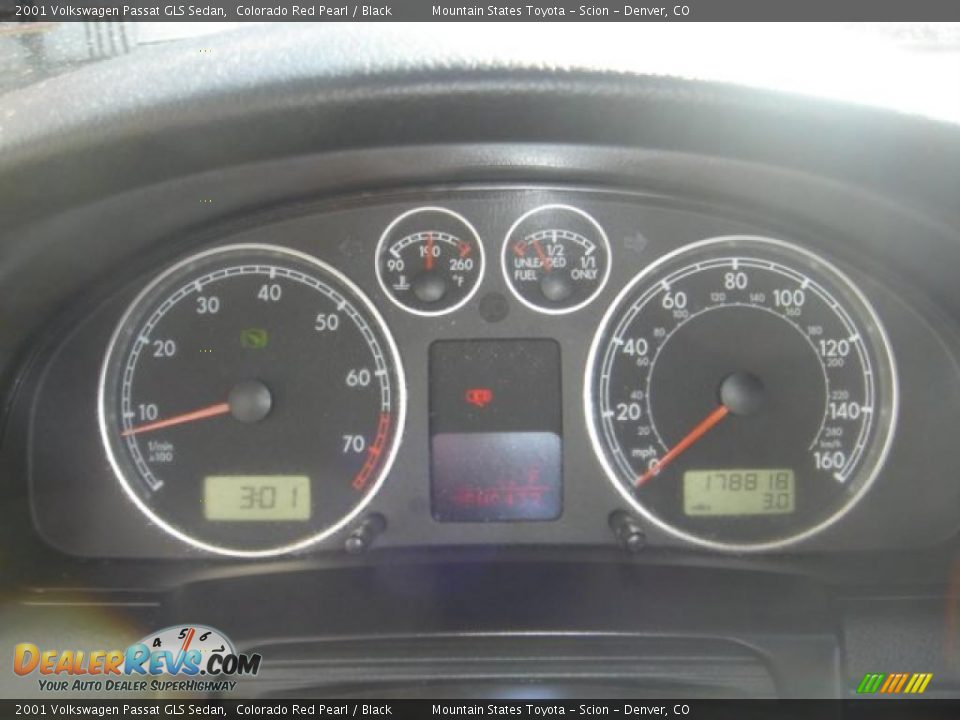 2001 Volkswagen Passat GLS Sedan Colorado Red Pearl / Black Photo #25