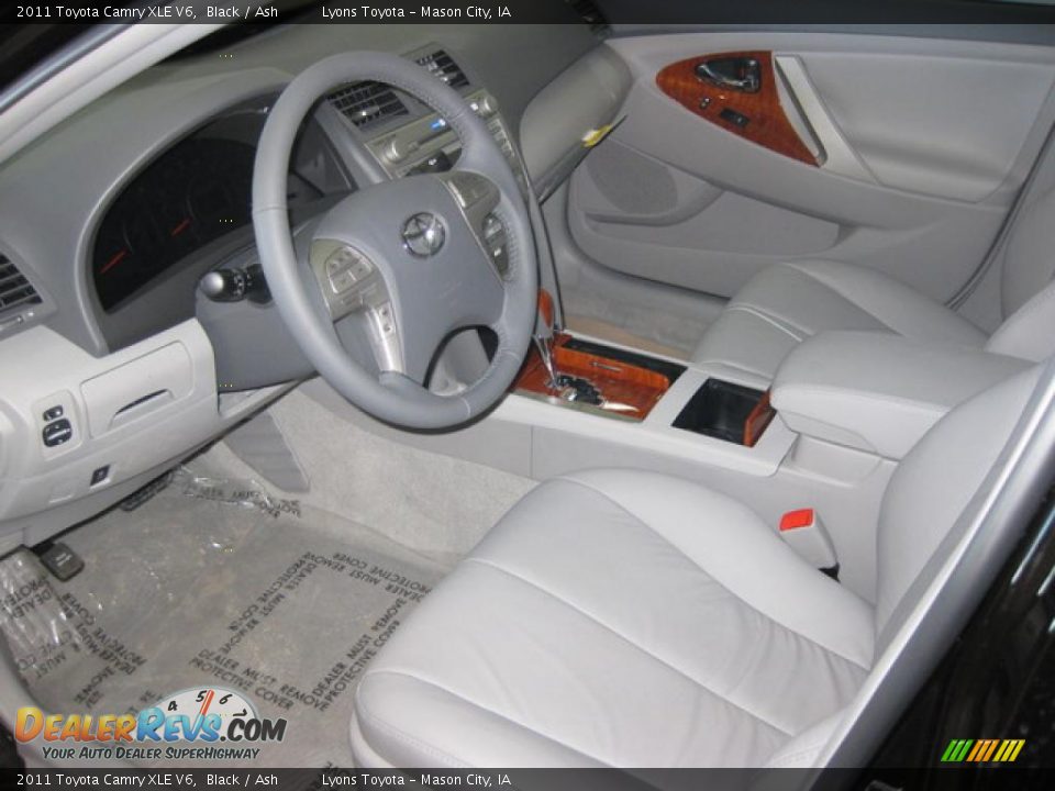 2011 Toyota Camry XLE V6 Black / Ash Photo #2