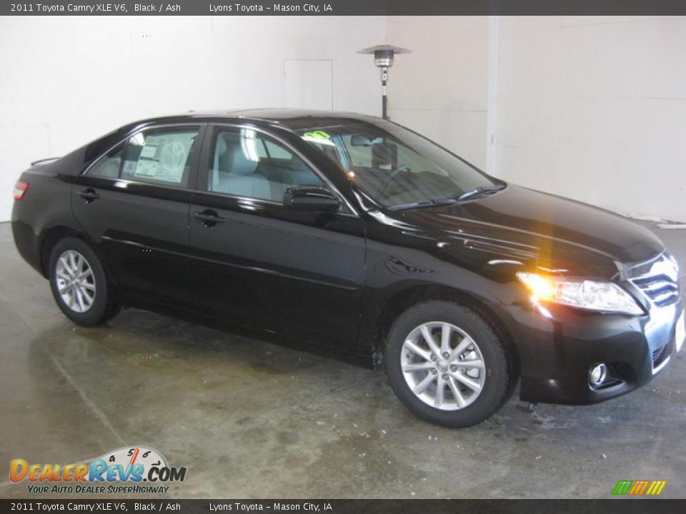 2011 Toyota Camry XLE V6 Black / Ash Photo #5