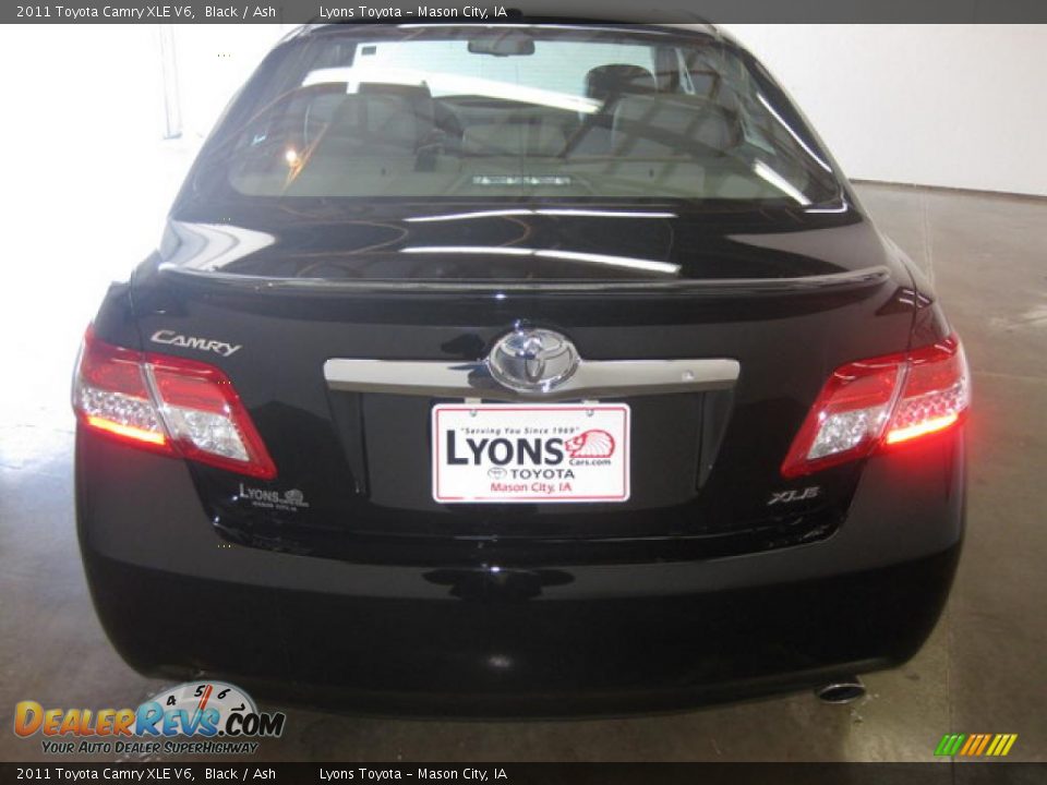 2011 Toyota Camry XLE V6 Black / Ash Photo #6