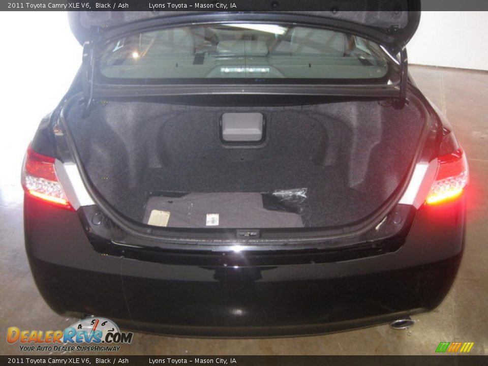 2011 Toyota Camry XLE V6 Black / Ash Photo #7