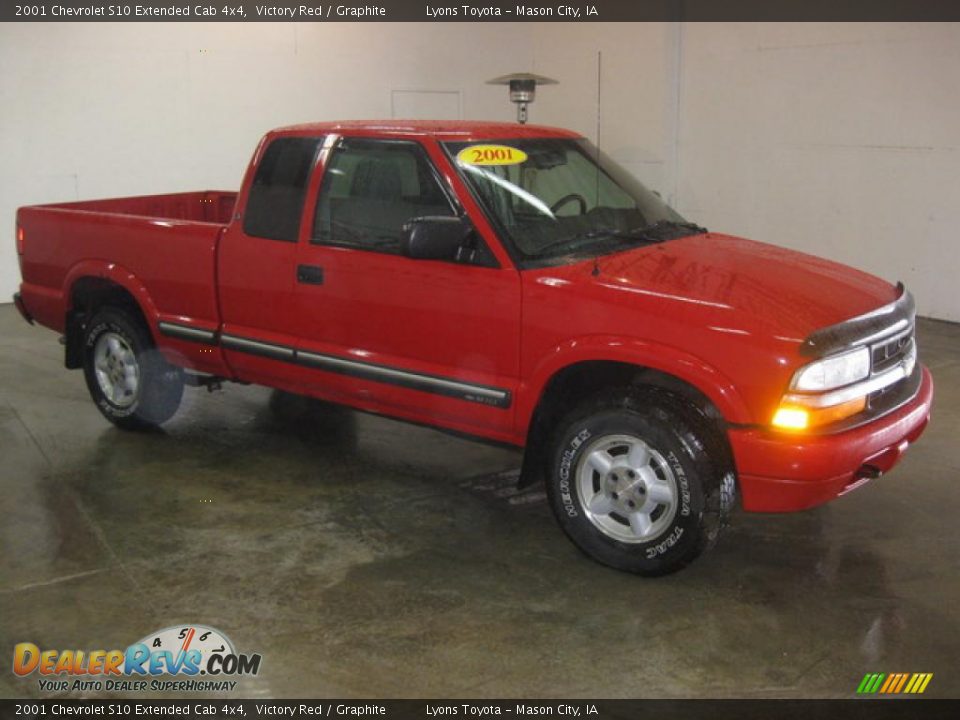 2001 Chevrolet S10 Extended Cab 4x4 Victory Red / Graphite Photo #3