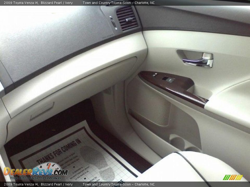 2009 Toyota Venza I4 Blizzard Pearl / Ivory Photo #11