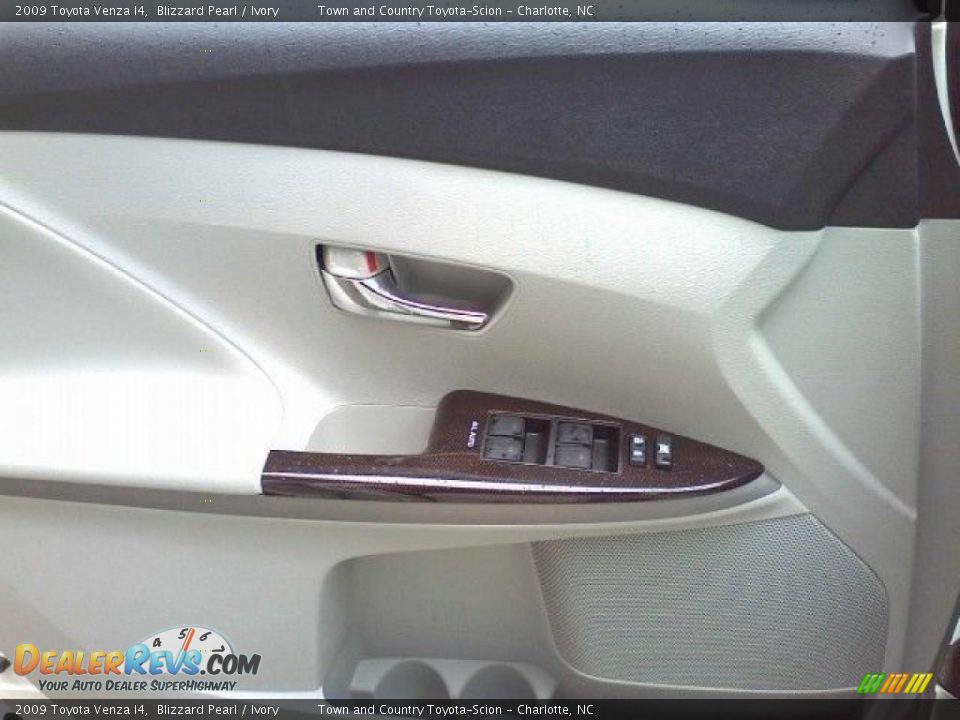 2009 Toyota Venza I4 Blizzard Pearl / Ivory Photo #12