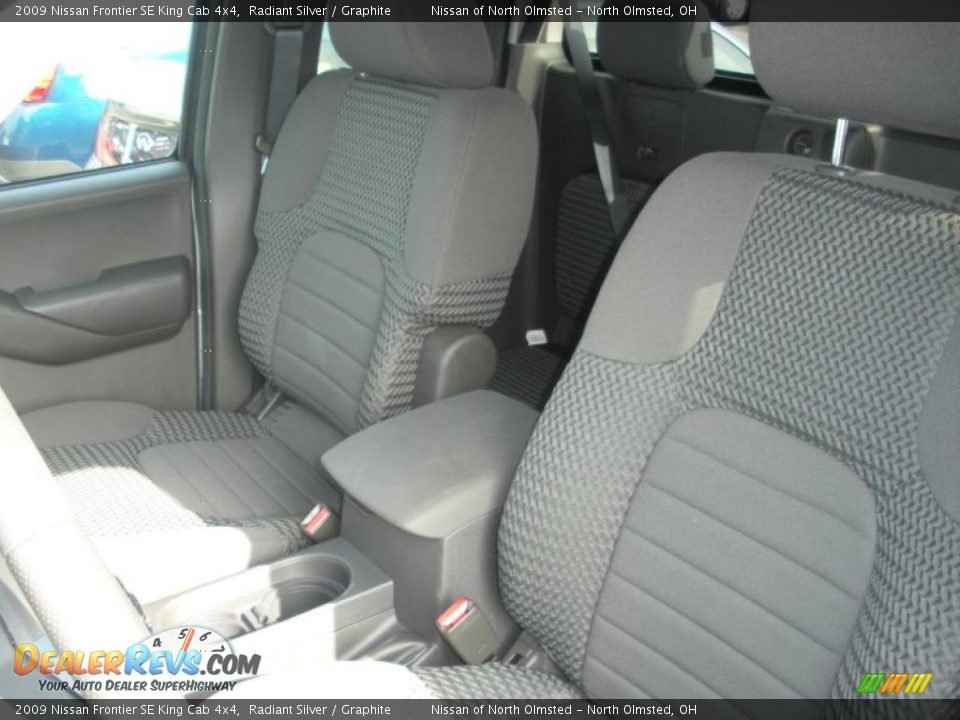2009 Nissan Frontier SE King Cab 4x4 Radiant Silver / Graphite Photo #12