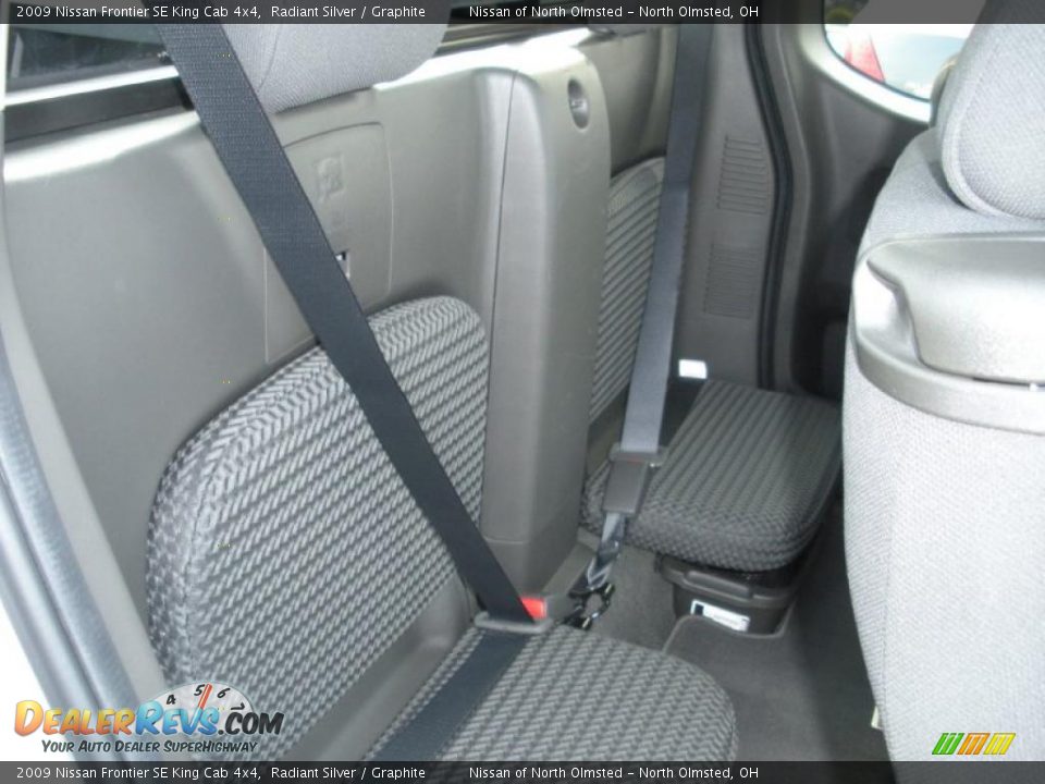 2009 Nissan Frontier SE King Cab 4x4 Radiant Silver / Graphite Photo #16