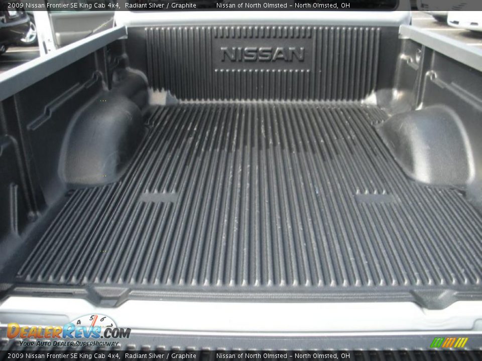 2009 Nissan Frontier SE King Cab 4x4 Radiant Silver / Graphite Photo #18