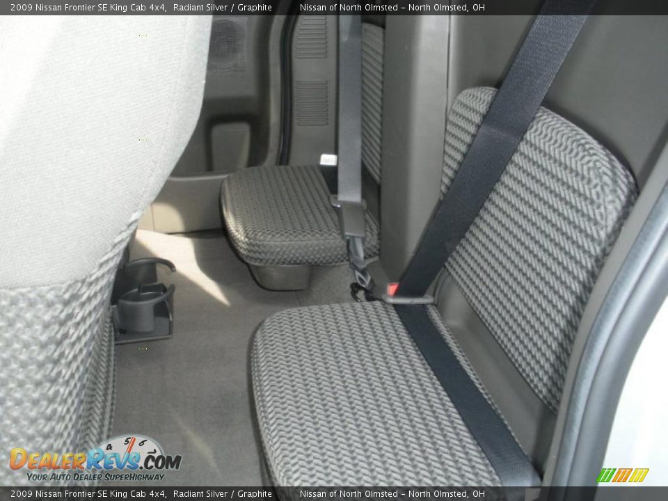 2009 Nissan Frontier SE King Cab 4x4 Radiant Silver / Graphite Photo #20