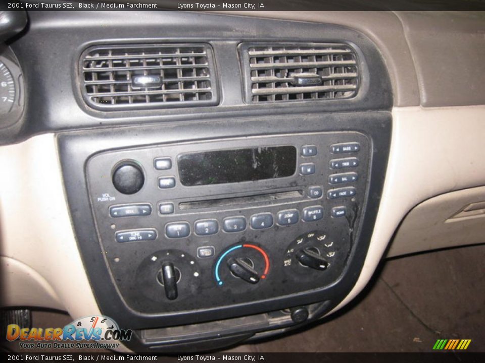 2001 Ford Taurus SES Black / Medium Parchment Photo #10