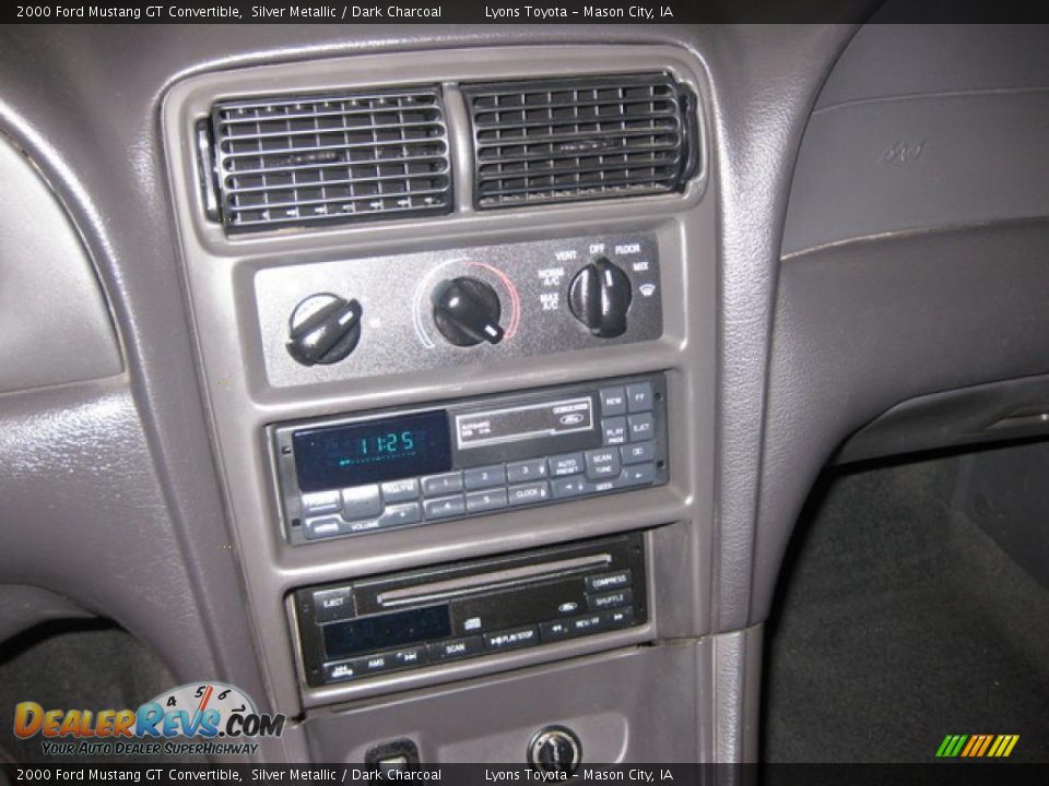 2000 Ford Mustang GT Convertible Silver Metallic / Dark Charcoal Photo #11