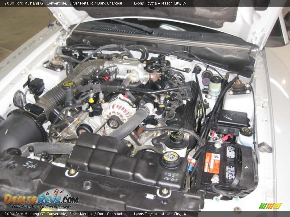 2000 Ford Mustang GT Convertible Silver Metallic / Dark Charcoal Photo #18