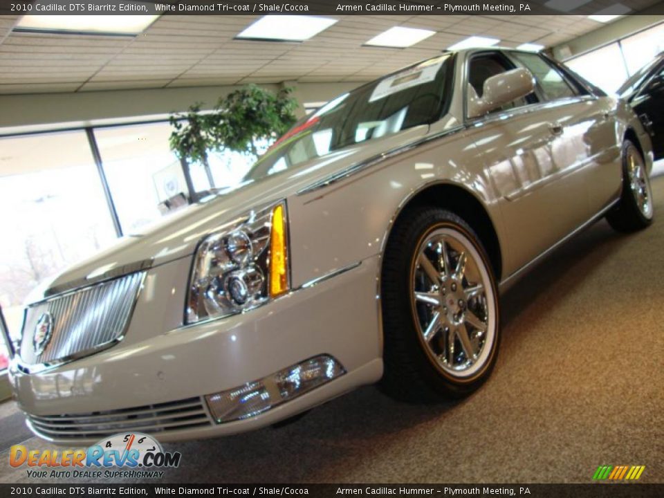 2010 Cadillac DTS Biarritz Edition White Diamond Tri-coat / Shale/Cocoa Photo #1
