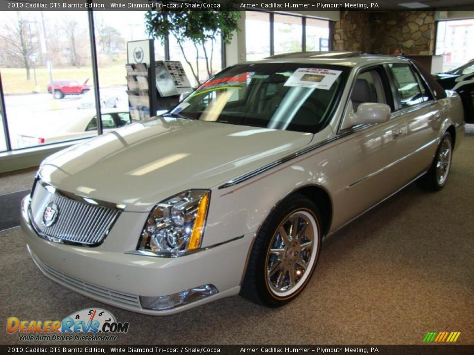 2010 Cadillac DTS Biarritz Edition White Diamond Tri-coat / Shale/Cocoa Photo #2