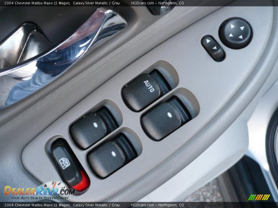 2004 Chevrolet Malibu Maxx LS Wagon Galaxy Silver Metallic / Gray Photo #8