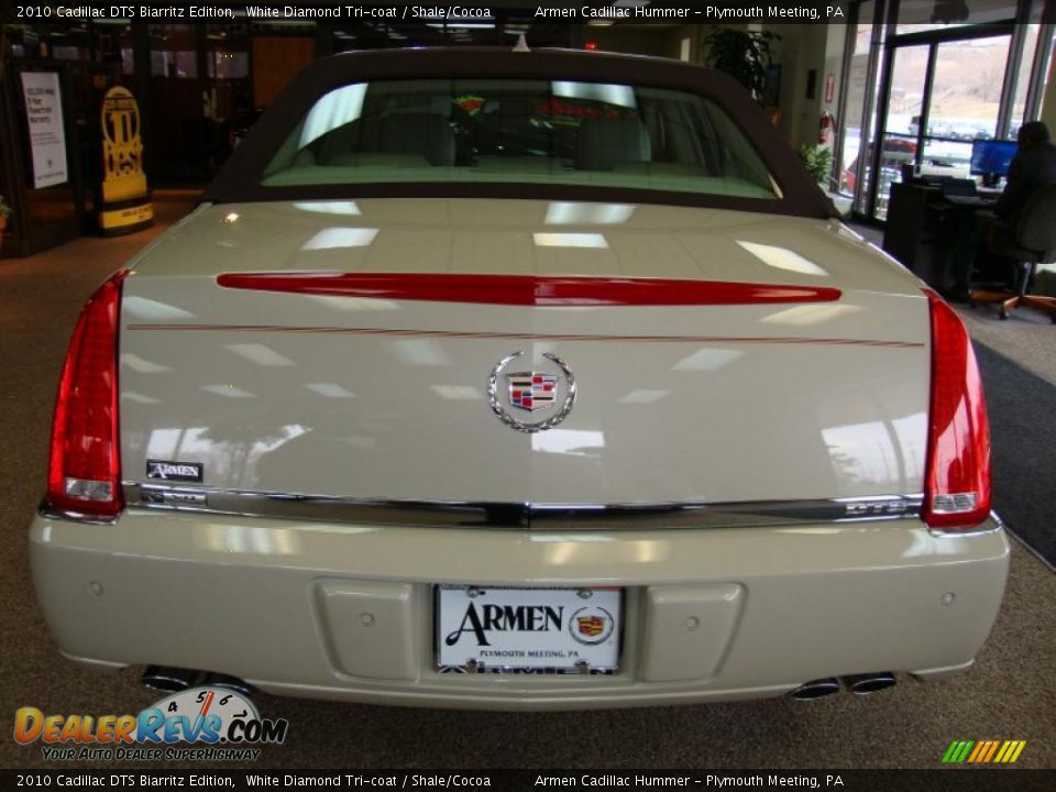 2010 Cadillac DTS Biarritz Edition White Diamond Tri-coat / Shale/Cocoa Photo #7