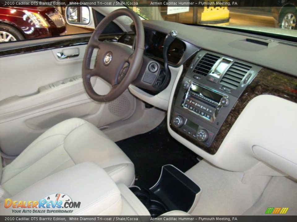 2010 Cadillac DTS Biarritz Edition White Diamond Tri-coat / Shale/Cocoa Photo #18