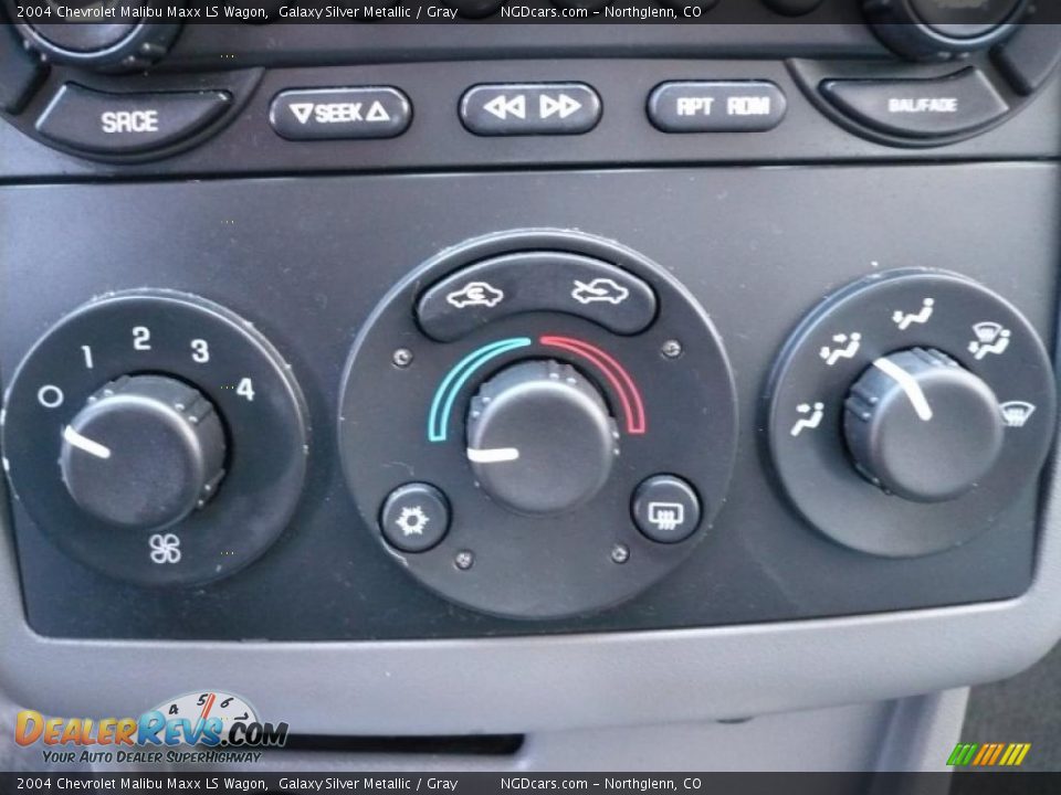 2004 Chevrolet Malibu Maxx LS Wagon Galaxy Silver Metallic / Gray Photo #24