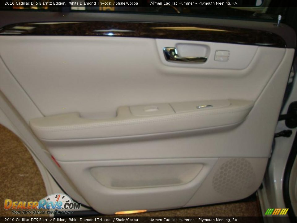2010 Cadillac DTS Biarritz Edition White Diamond Tri-coat / Shale/Cocoa Photo #23