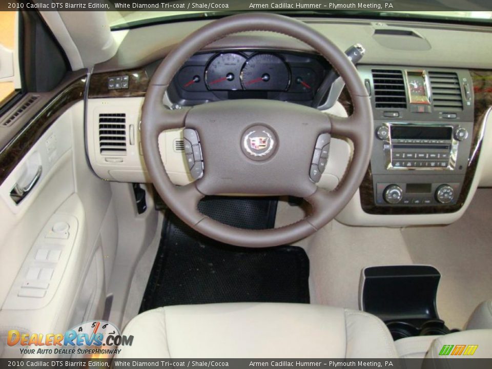 2010 Cadillac DTS Biarritz Edition White Diamond Tri-coat / Shale/Cocoa Photo #26