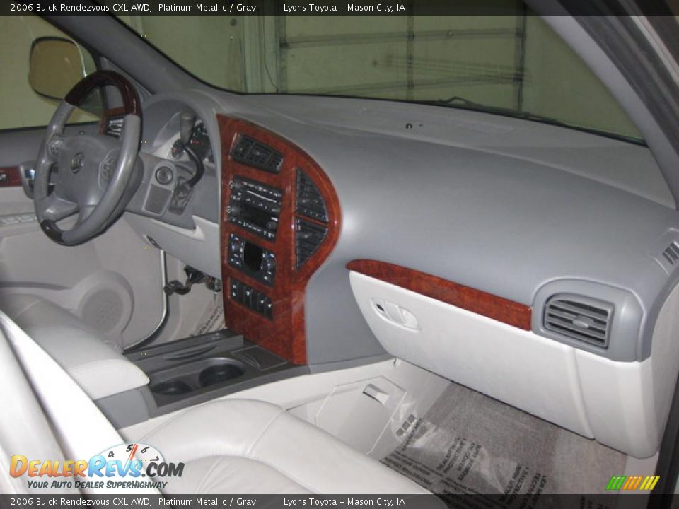 2006 Buick Rendezvous CXL AWD Platinum Metallic / Gray Photo #16