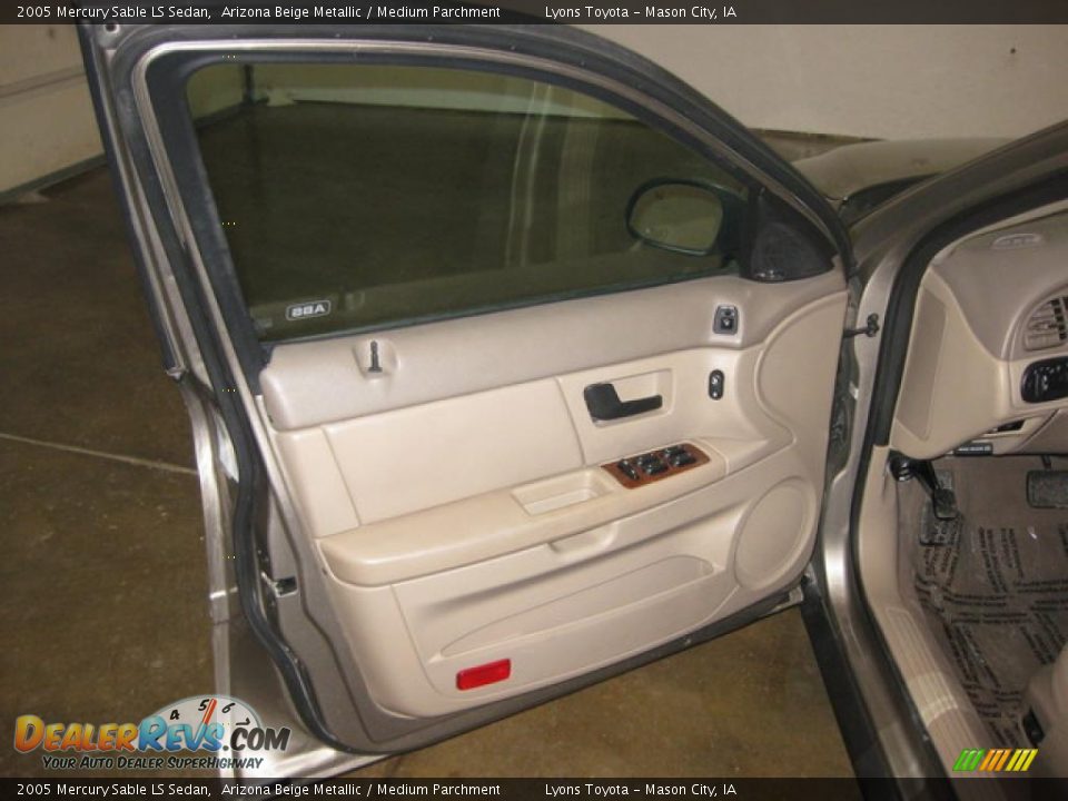 2005 Mercury Sable LS Sedan Arizona Beige Metallic / Medium Parchment Photo #12