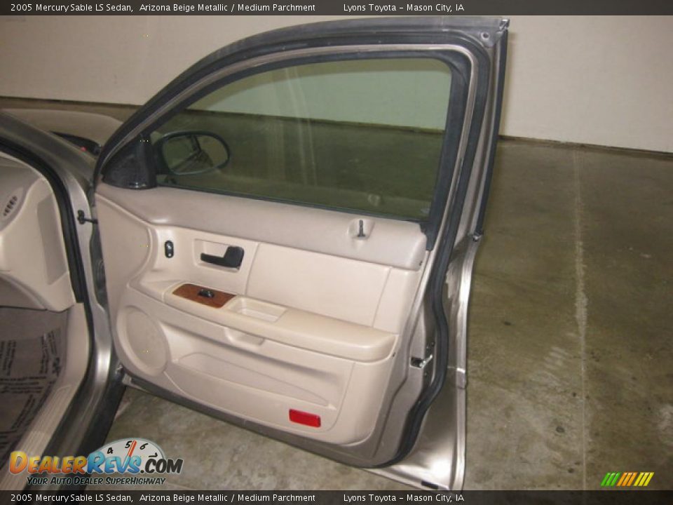 2005 Mercury Sable LS Sedan Arizona Beige Metallic / Medium Parchment Photo #16
