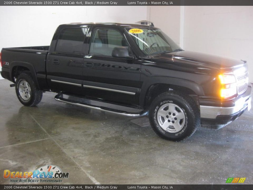 2006 Chevrolet Silverado 1500 Z71 Crew Cab 4x4 Black / Medium Gray Photo #3
