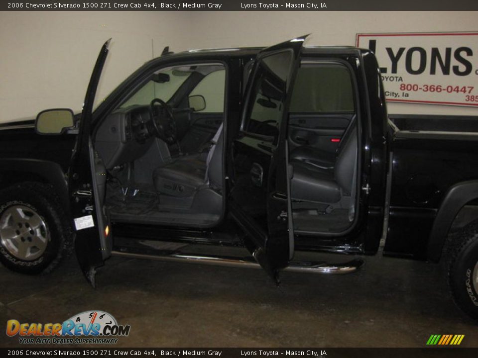 2006 Chevrolet Silverado 1500 Z71 Crew Cab 4x4 Black / Medium Gray Photo #9