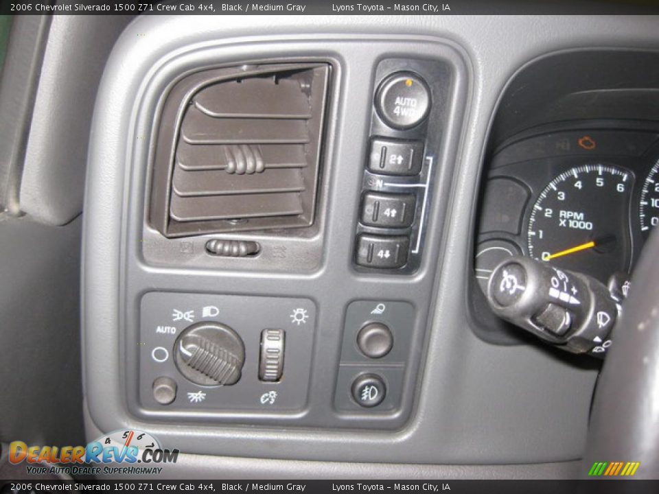 2006 Chevrolet Silverado 1500 Z71 Crew Cab 4x4 Black / Medium Gray Photo #14
