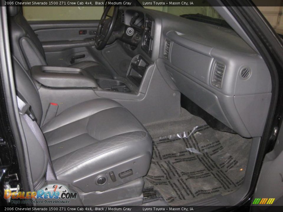 2006 Chevrolet Silverado 1500 Z71 Crew Cab 4x4 Black / Medium Gray Photo #17