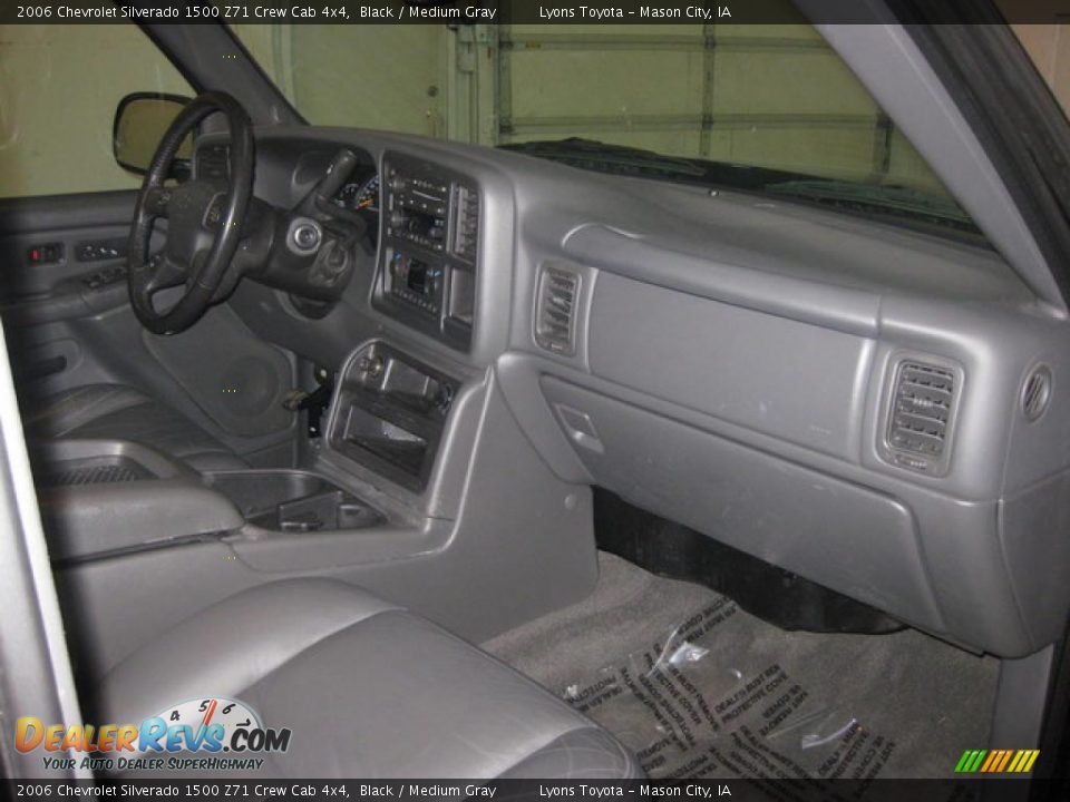2006 Chevrolet Silverado 1500 Z71 Crew Cab 4x4 Black / Medium Gray Photo #18