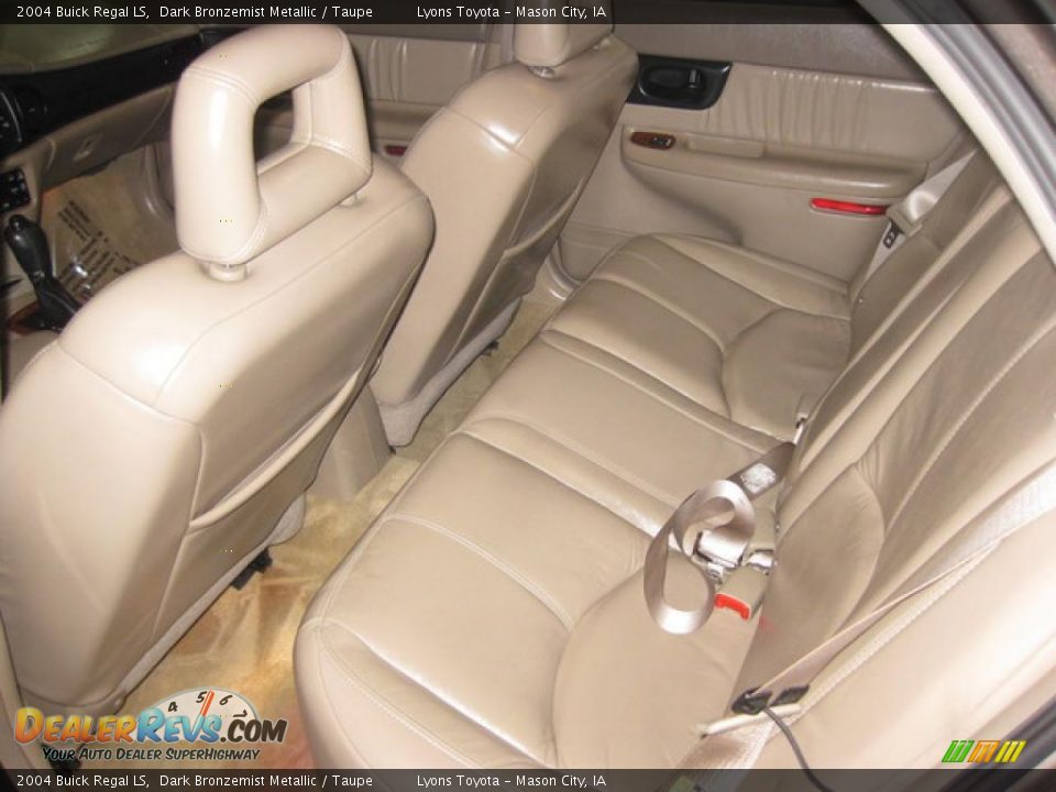 2004 Buick Regal LS Dark Bronzemist Metallic / Taupe Photo #8