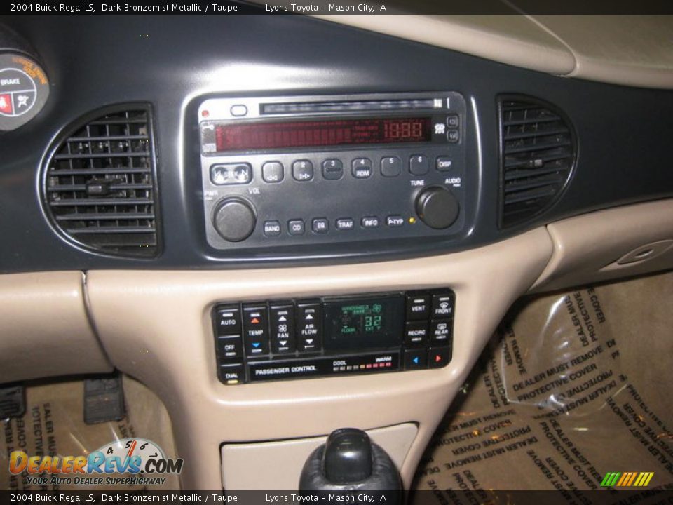 2004 Buick Regal LS Dark Bronzemist Metallic / Taupe Photo #12