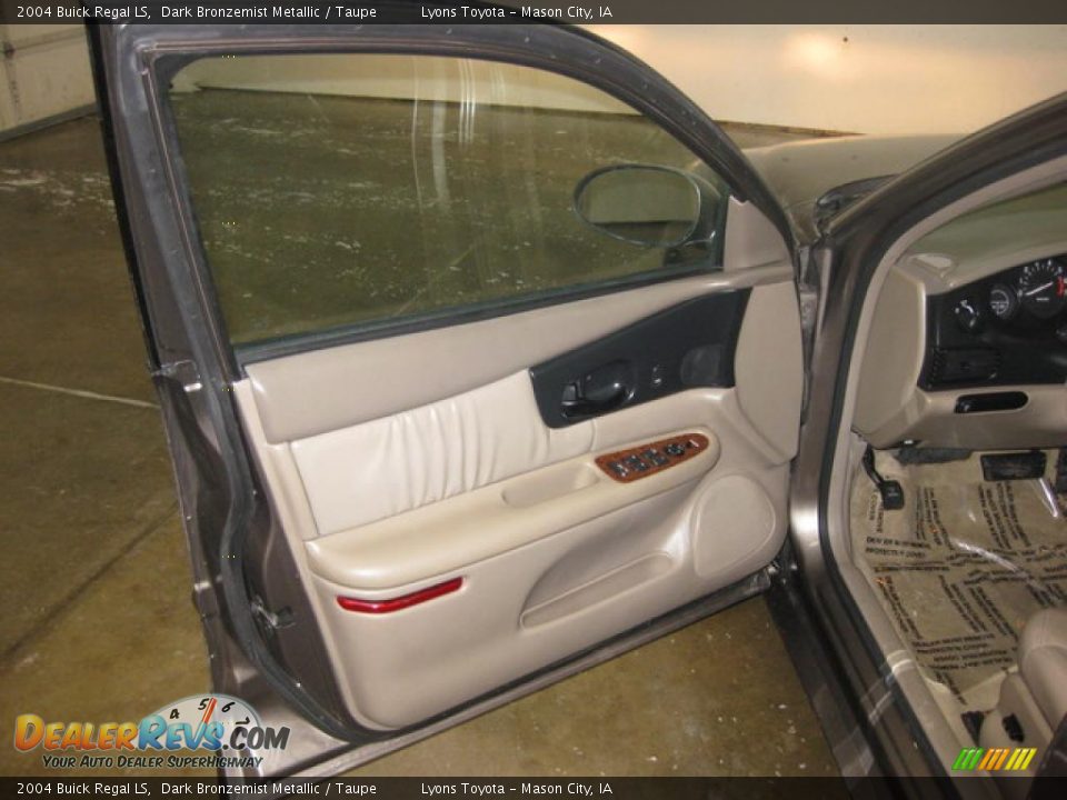 2004 Buick Regal LS Dark Bronzemist Metallic / Taupe Photo #13